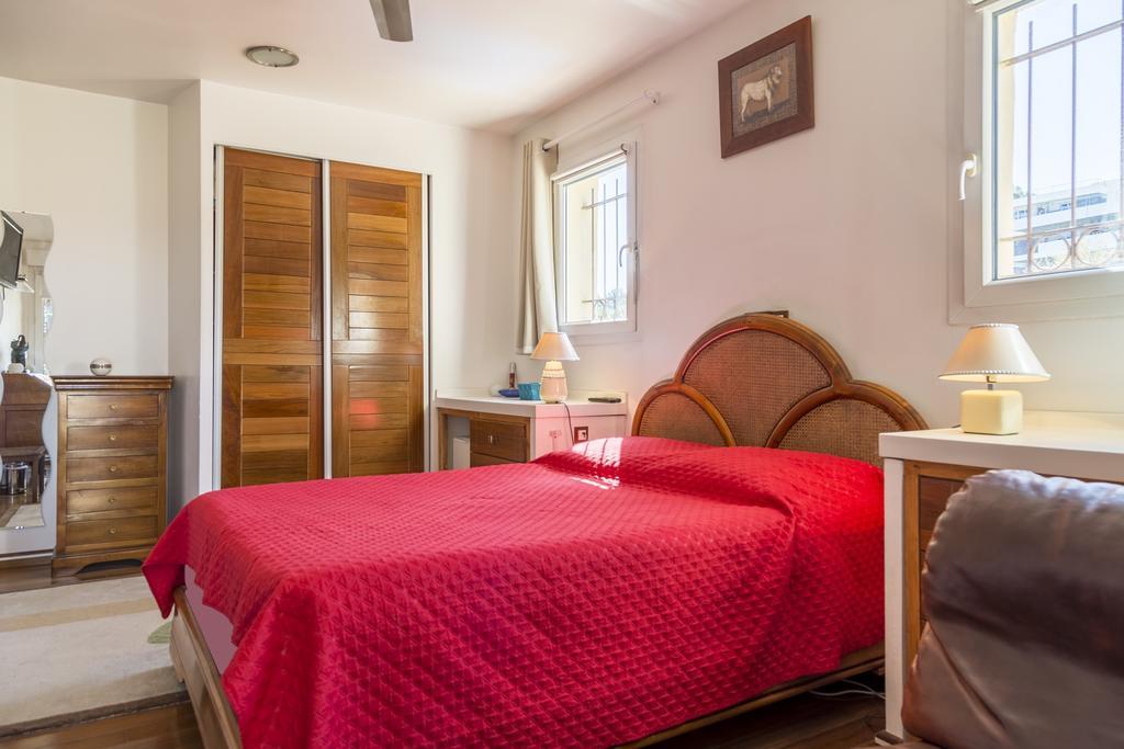 Les Terrasses De L'Etoile Bed and Breakfast Plan-de-Cuques Exteriör bild
